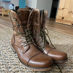 Mens J75 “deploy” boot. Size 11.